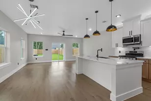 1030 Reverend B J Lewis Dr, Houston, TX 77088 - Photo 5