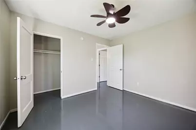 5206 Willow Glen Drive, Houston, TX 77033 - Photo 13