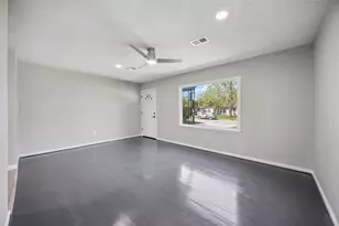 5206 Willow Glen Dr, Houston, TX 77033 - Photo 3