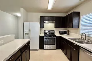 10623 Sugar Trace Dr, Sugar Land, TX 77498 - Photo 13