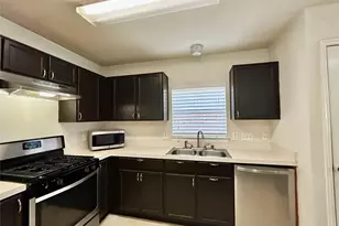 10623 Sugar Trace Dr, Sugar Land, TX 77498 - Photo 9
