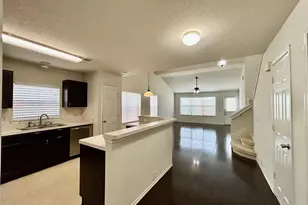 10623 Sugar Trace Dr, Sugar Land, TX 77498 - Photo 5