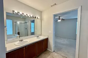 10623 Sugar Trace Dr, Sugar Land, TX 77498 - Photo 27