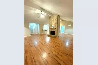 1014 Stoneleigh Court, Tomball, TX 77375 - Photo 3