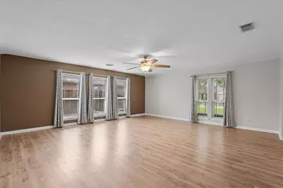 10023 Kirkwren Drive, Houston, TX 77089 - Photo 7