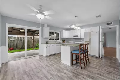 10023 Kirkwren Drive, Houston, TX 77089 - Photo 9