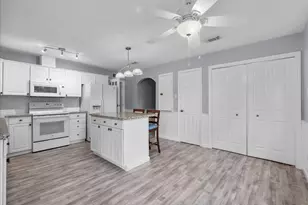 10023 Kirkwren Dr, Houston, TX 77089 - Photo 11