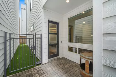 1217 Crockett Street, Houston, TX 77007 - Photo 3