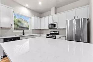 2511 Des Chaumes St, Houston, TX 77026 - Photo 7