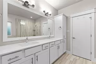 2511 Des Chaumes St, Houston, TX 77026 - Photo 15