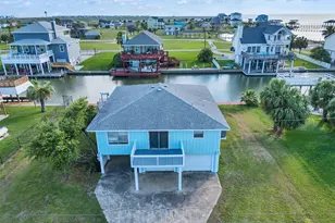3813 Tradewinds Dr, Galveston, TX 77554 - Photo 1