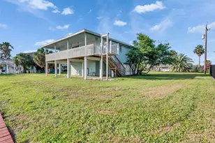 3813 Tradewinds Dr, Galveston, TX 77554 - Photo 17