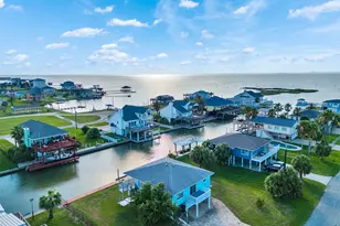 3813 Tradewinds Dr, Galveston, TX 77554 - Photo 1