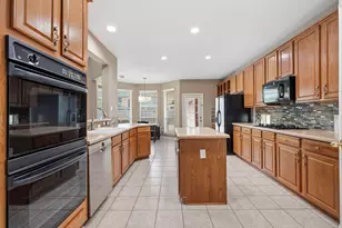 8639 Westbrook Forest Dr, Sugar Land, TX 77479 - Photo 17