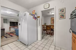 104 Avenue E, Highlands, TX 77562 - Photo 5