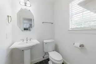 702 Asbury St, Houston, TX 77007 - Photo 17