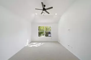 82 N Apple Spring Circle, The Woodlands, TX 77382 - Photo 19