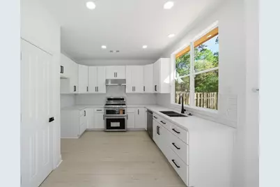 82 N Apple Spring Circle, The Woodlands, TX 77382 - Photo 15