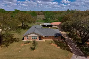 9015 Antonia St, Needville, TX 77461 - Photo 5