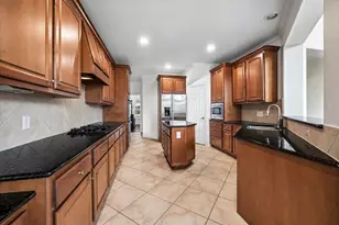 8111 Highland Green Dr, Sugar Land, TX 77479 - Photo 13