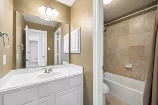 8111 Highland Green Dr, Sugar Land, TX 77479 - Photo 27