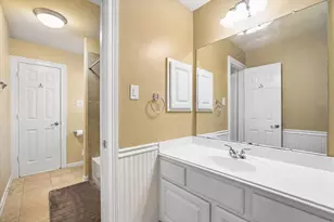 8111 Highland Green Dr, Sugar Land, TX 77479 - Photo 25