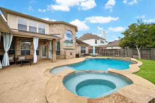 8111 Highland Green Dr, Sugar Land, TX 77479 - Photo 29