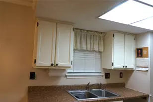 718 Silverpines Rd, Houston, TX 77062 - Photo 15