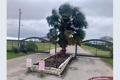 697 Overlook Drive, Crystal Beach, TX 77650 - Photo 3