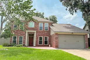 205 Peppermint Dr, Lake Jackson, TX 77566 - Photo 1