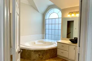 9215 Symphonic Ln, Houston, TX 77040 - Photo 19
