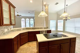 9215 Symphonic Ln, Houston, TX 77040 - Photo 11