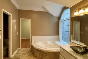 9215 Symphonic Ln, Houston, TX 77040 - Photo 15