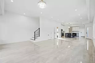 5014 Creekmont Dr, Houston, TX 77091 - Photo 9