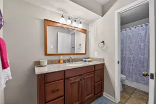 16019 Mill Point Dr, Houston, TX 77059 - Photo 19