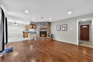 16019 Mill Point Dr, Houston, TX 77059 - Photo 17