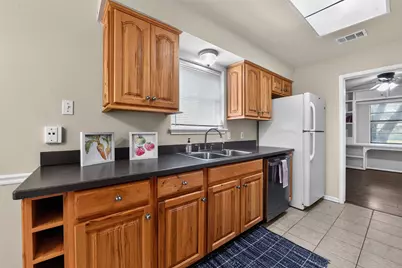 16019 Mill Point Drive, Houston, TX 77059 - Photo 13