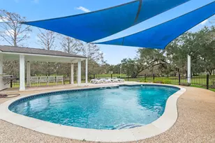 2015 Pecan Ln, Lake Jackson, TX 77566 - Photo 45