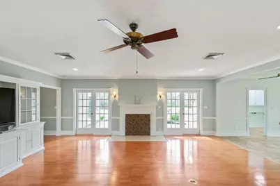 2015 Pecan Lane, Lake Jackson, TX 77566 - Photo 11