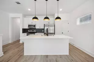 8021 Cora St, Houston, TX 77088 - Photo 11