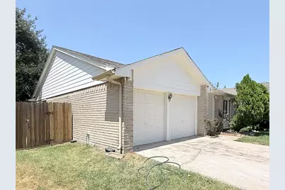 2411 Gunston Ct, Sugar Land, TX 77478 - Photo 7