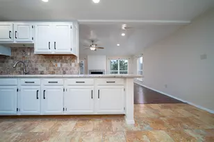 2411 Gunston Ct, Sugar Land, TX 77478 - Photo 5