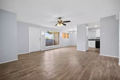 7714 Renwick Drive #C35, Houston, TX 77081 - Photo 9