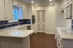 9238 Stroud Dr, Houston, TX 77036 - Photo 9