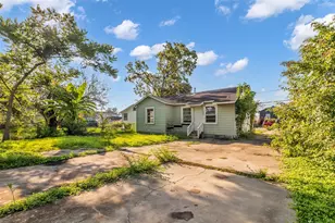 131 E 31st 1/2 St, Houston, TX 77018 - Photo 17