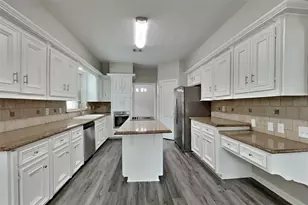 8015 Democracy Ct, Spring, TX 77379 - Photo 5