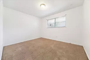 5422 Spellman Rd, Houston, TX 77096 - Photo 7