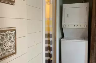 911 11th St, Galveston, TX 77550 - Photo 3