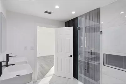 4516 Werner Street, Houston, TX 77022 - Photo 17