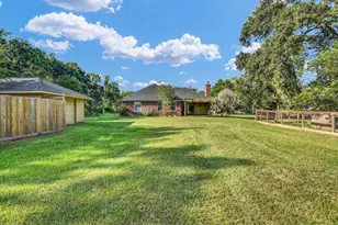 531 Jimmy Phillips Blvd, Angleton, TX 77515 - Photo 25